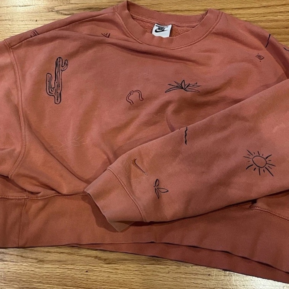 Women’s Nike WILD OASIS CREWNECK Size Women’s XS Good Condition